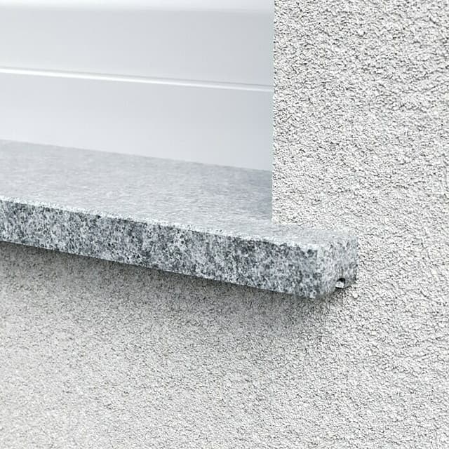 Prozorska klupčica 'bianco cordo'