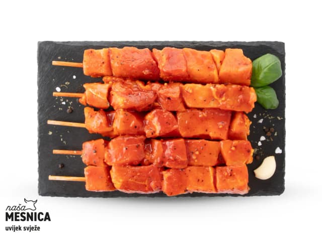 Svježi svinjski marinirani ražnjići cca 450 g