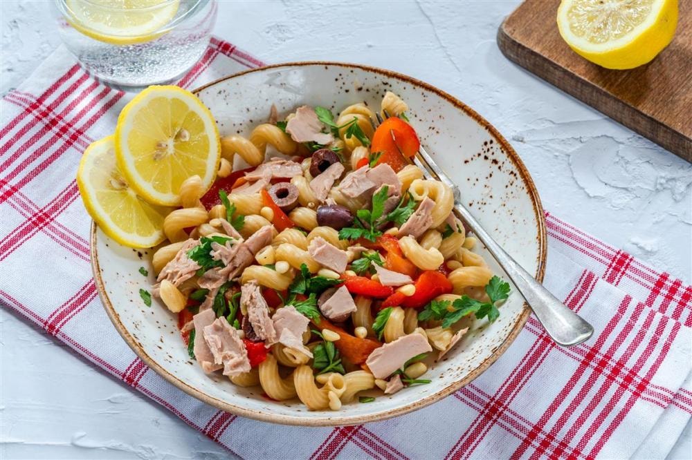 Salata s tunom i tjesteninom 1 kg