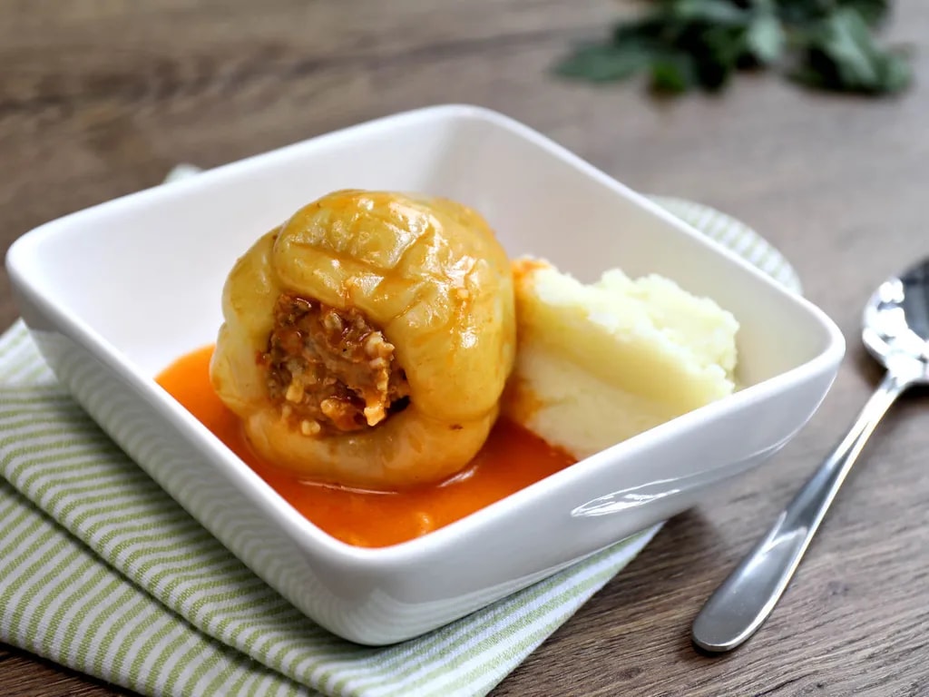 Punjena paprika 1 kom