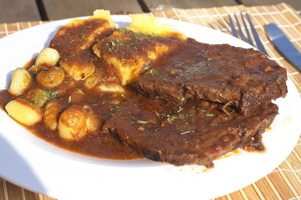 Pašticada kom