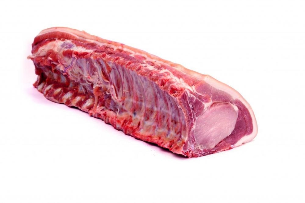 Svinjski kare s kostima i kožom 1 kg