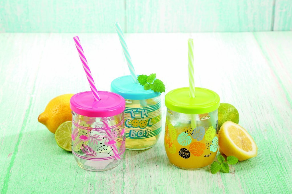 Vrčić s poklopcem i slamkom 450 ml